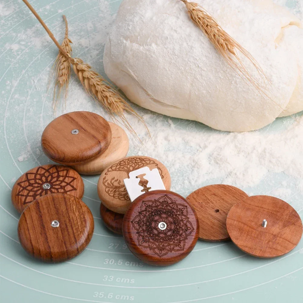 Dough Scraper Curved - Alat Pembuat Roti, Pisau Pengikis Kayu,